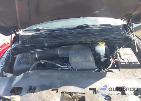 2019 Ram 1500 Classic Express 4X4 5'7 Box z USA, uszkodzony, nr VIN 1C6RR7KG9KS709945